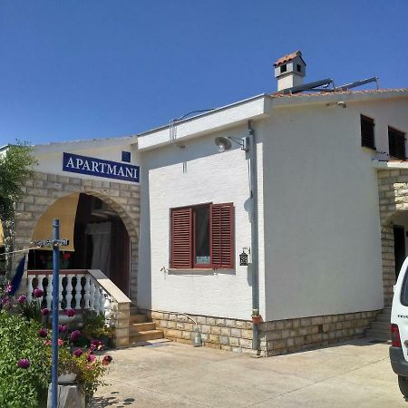 Apartmani Tonica Sukošan Exterior foto
